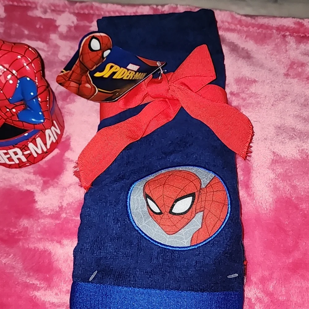 ✨️NWT SPIDERMAN 4PC BATHROOM SET / 2 TOWELS/ CUP/ SOAP HOLDER